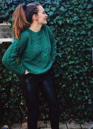 Плюшевий зелений светр