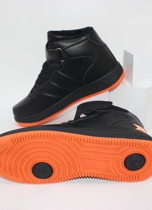 Зимові стиляжні чоловічі кросівки