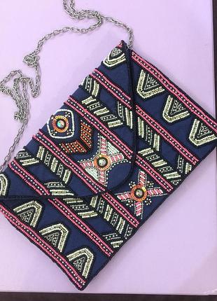 Сумочка расшитая бисером