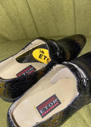 Лакові туфлі etor чоловічі чорні з оливковим4 фото
