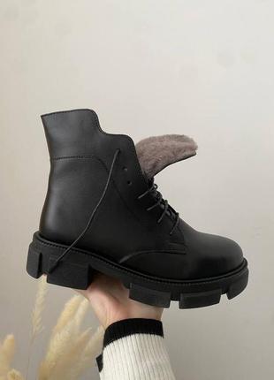 Зимние женские кожаные ботинки с мехом натуральная кожа черные ботиночки зима удобные и теплые на молнии