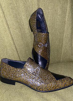 Туфлі чоловічі натуральний лак чорні з оливковим