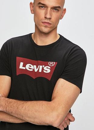 Чоловіча чорна футболка levi's ® logo classic t-shirt оригінал