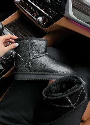 Женские угги мини натуральная кожа мех черные ugg mini