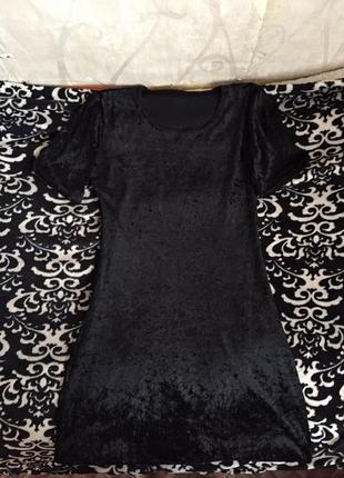 Продам черное мраморное-бархатное платье с коротким рукавом