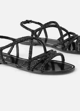 Черные блестящие сандалии босоножки с ремешками стразами бисером камнями zara