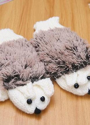 Рукавички в'язані на флісі їжачок білий.