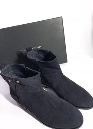 Оригінальні замшеві чобітки tommy hilfiger