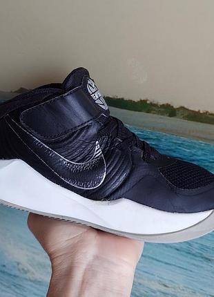 Кросівки  nike,30 розмір, індонезія