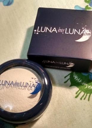 Компактна пудра з ефектом сяйва хайлайтер метеорити luna by luna translucent powder1 фото