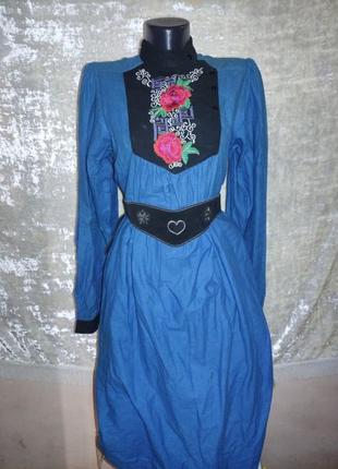 Вінтажна фланелева сукня з вишивкою