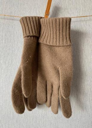 Бежевые кашемировые перчатки uniqlo