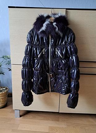 Демисезонная лаковая куртка