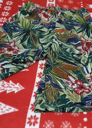 Жіночі стильні шорти