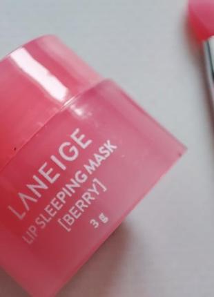 Маска для губ з аплікатором laneige ягідна кісточка силіконова пензлик помада бальзам lip sleeping mask berry3 фото