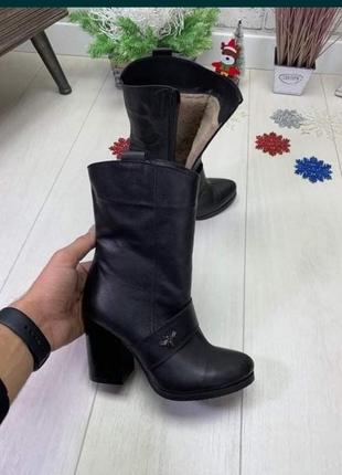 Жіночі зимові шкіряні сапожки. 39 розмір