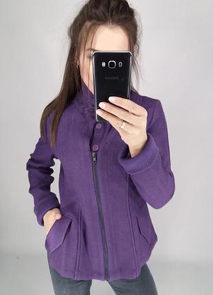 Пальто на підкладці в рубчик.