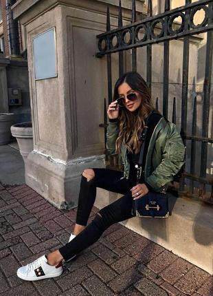 Стильна весняна куртка бомбер alpha industries style pull and bear жіноча модна на весну мілітарі хакі