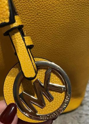 Стильная,вместительная,яркая сумка-шоппер michael kors3 фото