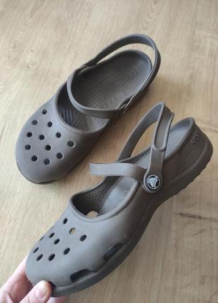 Фирменные женские босоножки  crocs,  размер 9 (39-40).