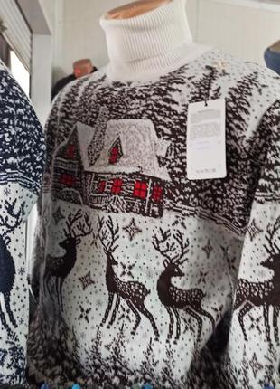 Оригінальний стильний м'який теплий светр унісекс з новорычним орнаментом.