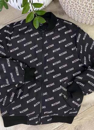 Чоловічий бомбер bershka
