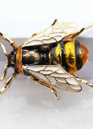 Оригинальная брошь пчела, пчелка, нарядная (черно-золотая)2 фото