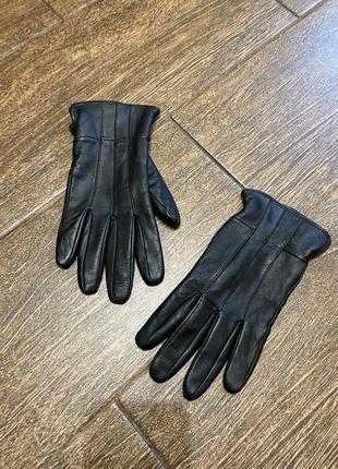 Чорні шкіряні рукавиці