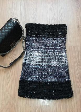 Гарне плаття в паєтки з серії бюстьє