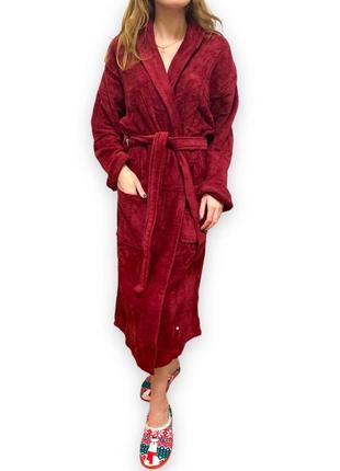 Халат женский красный теплый махровый удлиненный халат