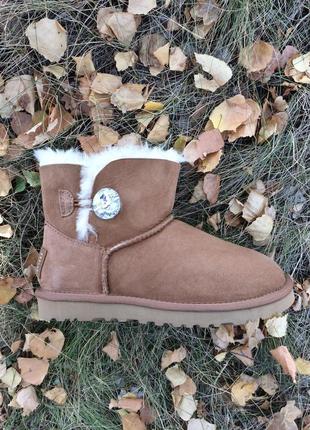 Жіночі уггі замшеві з пуговкою (ugg mini bailey button bling)