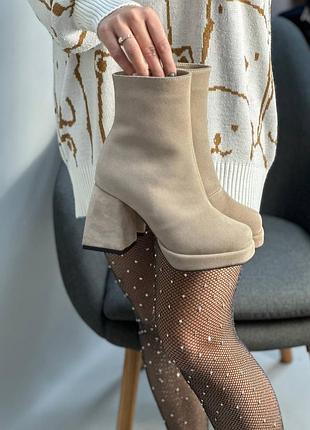 Базові замшеві бежеві ботильйони черевики на каблуку колір на вибір