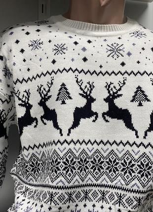 Білий новорічний светр з оленями❄️❄️❄️3 фото