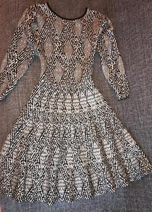 Стильное платье в принт ромб zara