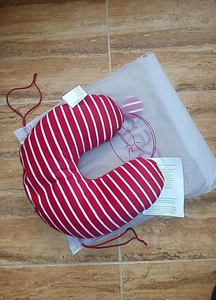 Чудова подушка до авто подорожей  для челакса.