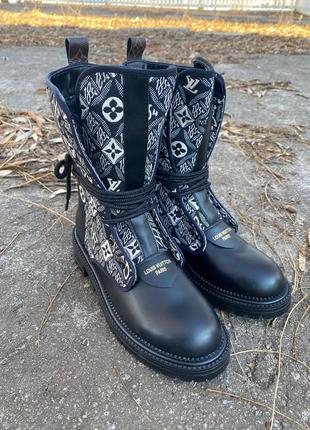 Черевики чорні жіночі з еко-шкіри теплі осінні / весняні / зимові на шнурівці louis vuitton6 фото