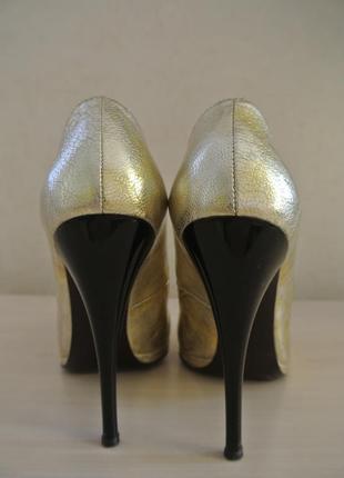 Кожаные золотые туфли-лодочки mario muzi5 фото