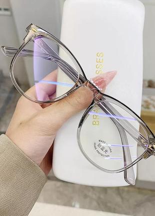 Іміджеві окуляри в глянцевій оправі3 фото