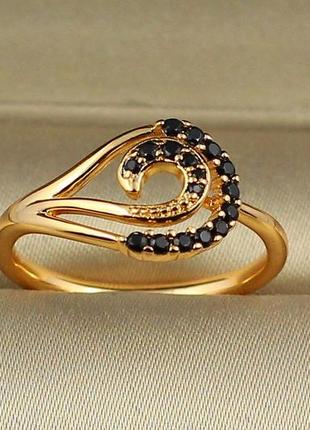 Кольцо xuping jewelry капля с завитком с черными камнями камнями   р 18 золотистое