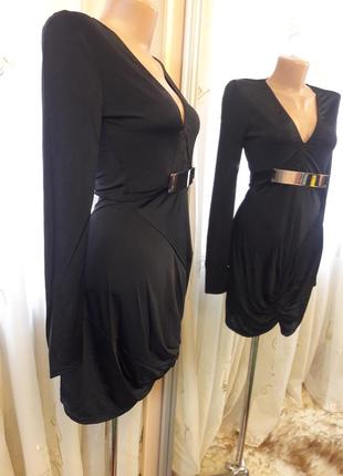 Большой выбор платьев.  черное платье с золотым декором3 фото