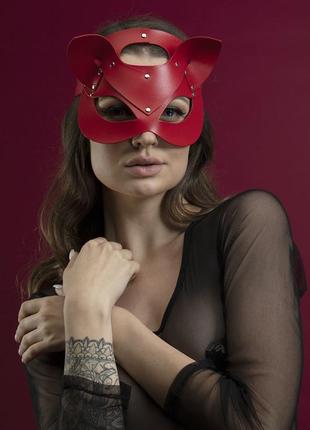 Маска кішечки feral feelings - catwoman mask, натуральна шкіра, червона
