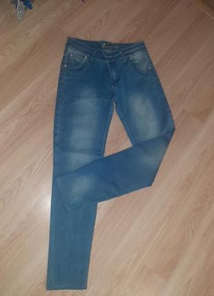 Нові класичні укорочені джинси