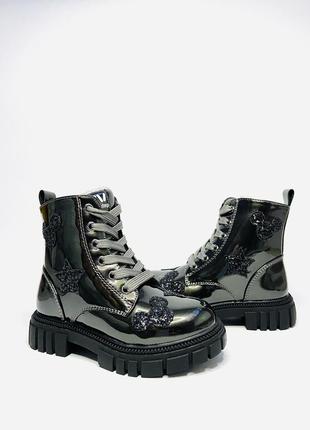 Зимові черевички для дівчинки