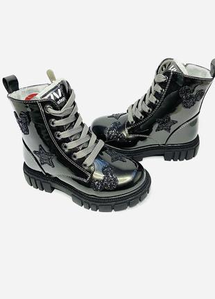 Зимові черевички для дівчинки