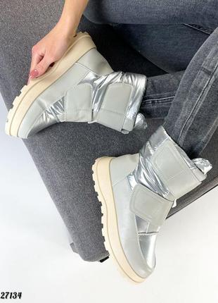 Зимові жіночі теплі та зручні мунбути черевики з хутром срібні сріблясті дутики зимні сапожки зима плащівка1 фото