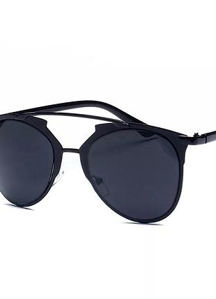 Окуляри жіночі сонцезахисні стильні чорного кольору з каркасом