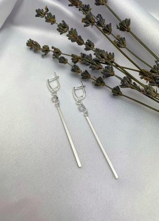 Серебряные серьги с камушком