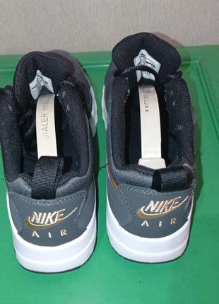 Кроссовки фирмы nike air 40 размера4 фото