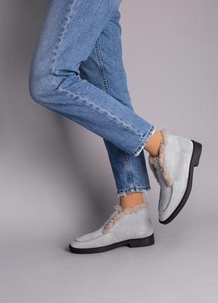 Женские замшевые ботинки серые8 фото