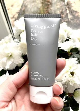 Безсульфатний шампунь living proof perfect hair day shampoo для всех типов волос